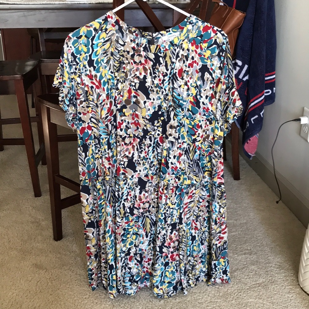 Cute dress! Not fitted, multi color